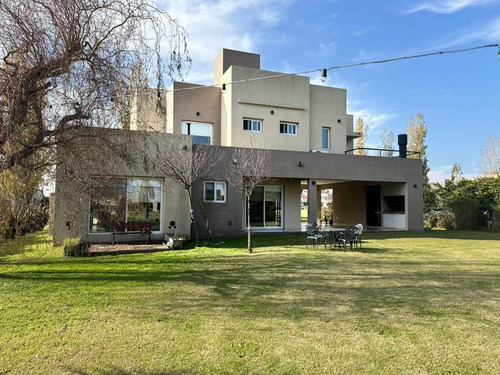 Hermosa Casa En La Concepción De Lujan