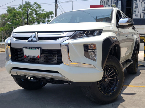 Extensiones Fangueras Con Led Mitsubishi L200 2019-2023