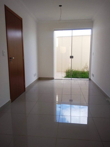 Área Privativa Bairro Céu Azul. Próximo A Avenida Comercial. 2 Quartos E Churrasqueira - 2440