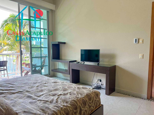 Cad Mayan Lakes 16 302. Amplia Terraza Con Vista A Las Áreas Comunes Y Acceso A Un Exclusivo Club De Playa