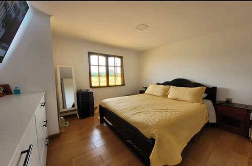 Dos Casas En Terreno De 5000m2 Chicureo