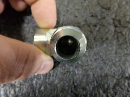 Aeroquip 2025-6-8s Adapters - Adapter, Sae 37 90 Elbow Ddc