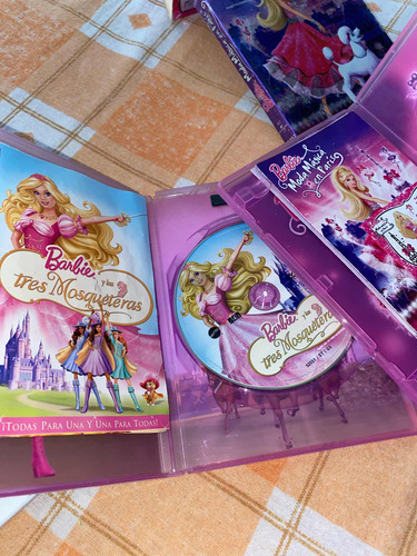 Peliculas Barbie Paris, Adas Y Mosqueteras. Kung Fu Panda 2. (Usado)