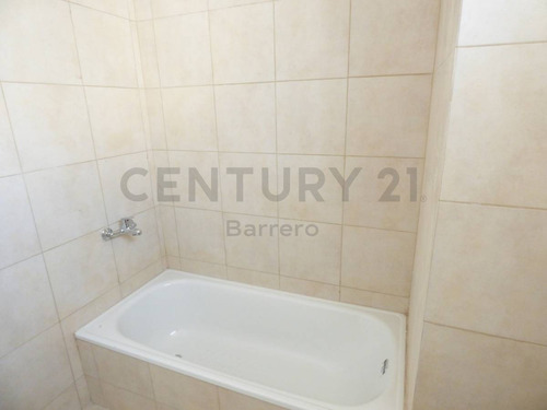 Imagen 20 de 30 de Impecable Tres Ambientes Con Dos Dormitorios En Suite Y Toilette A Estrenar