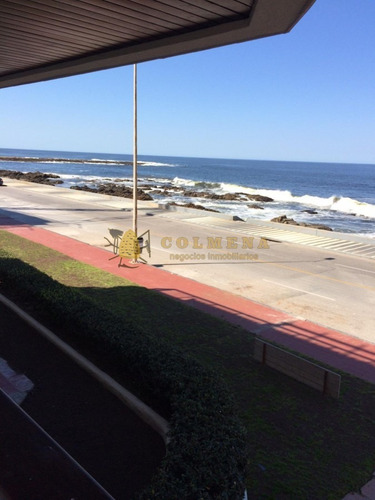 Apartamento En Peninsula En Rambla Brava Frente Al Mar En 1era Linea 3 De 2 Baños Terraza Amplia Con Partillero Parrillero Y 2 Garajes. Consulte!!!!!!- Ref: 2354