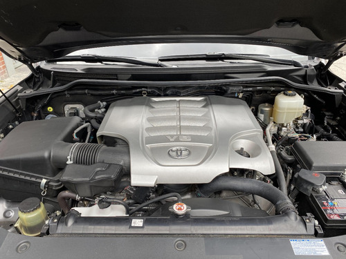 Imagen 7 de 13 de Toyota Land Cruiser 200