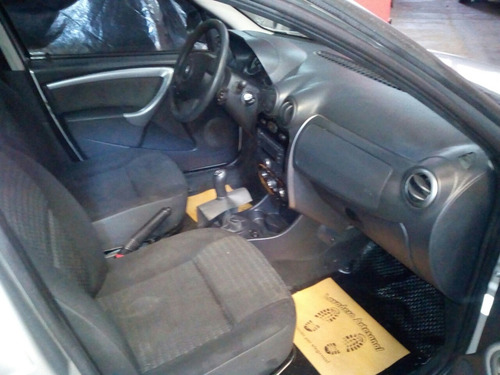Renault Sandero Confort 1,6 16 V
