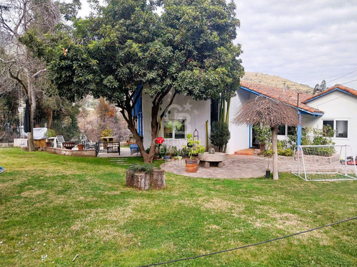 Estilo Colonial Con Gran Terreno Y Lindas Vistas