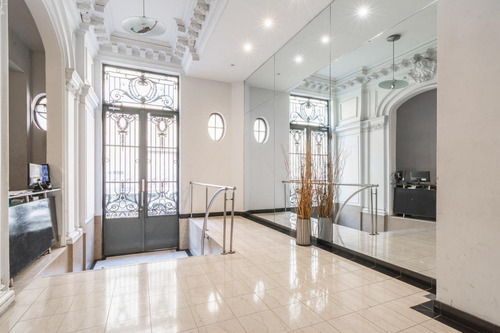 Venta Depto. De 3 Amb. En Monserrat Con Cocheras.