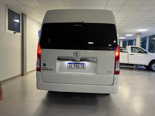 Imagen 4 de 9 de Toyota Hiace 2021 2.8 Tdi Commuter 6at 14a