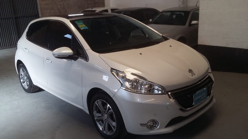Imagen 5 de 9 de Peugeot 208 Feline Full Modelo (2013)