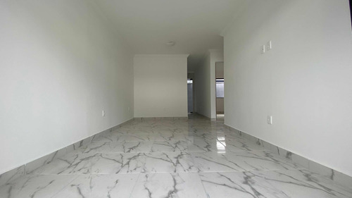 Casa 2 Quartos, Excelente Localização!