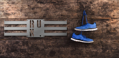 Imagen 2 de 6 de Medallero Run Is Fun Porta Medallas Personalizado Gratis