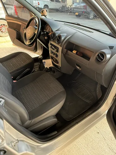 Renault Logan 1.6 Expression Fii