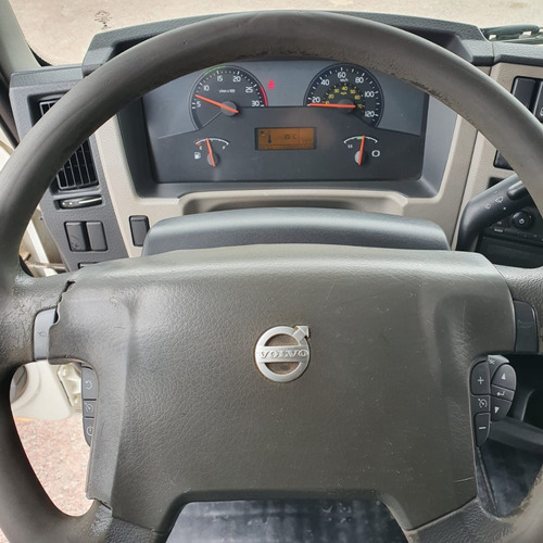 Imagem 12 de 18 de Volvo Vm330 Cavalo 4x2 Toco 2012 - Caminhão Vm 330