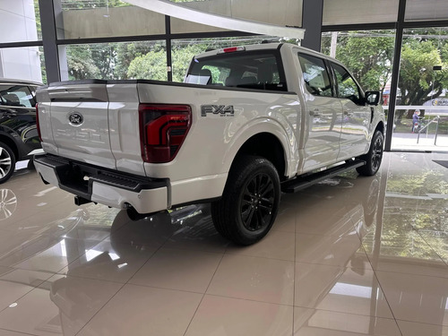 Ford F-150 5.0 Lariat Black V8 Aut. 4P