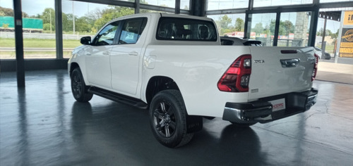Toyota Hilux 4x2 D/c Srv 2.8 Tdi 6a/t