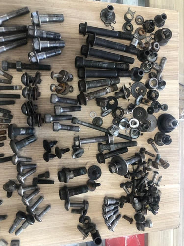 Kit Parafusos Variados Yamaha Yzf R1 04-06 Usados