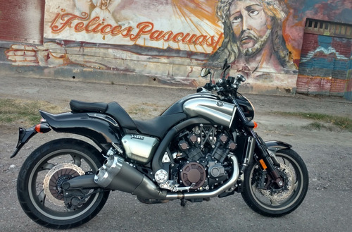 Imagen 6 de 8 de Yamaha V Max 1700 (permutaría)