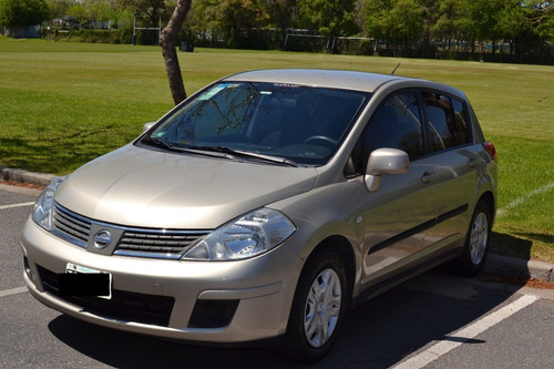 Tiida Nissan 2010 Visia 1.8