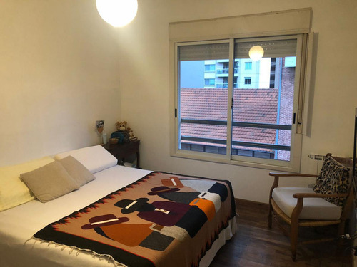 Excelente Departamento De 2 Ambientes Muy Amplio En Venta En Centro De Adrogué