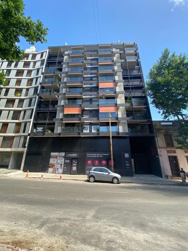 Imagen 8 de 8 de Venta Apartamento De 1 Dormitorio Piso Alto Frente A Estrenar Centro