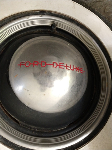 Ford Deluxe
