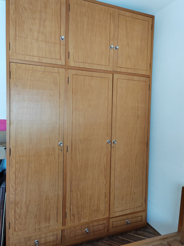 Juego De Dormitorio, Consta De Un Placard De 1,60x2,60