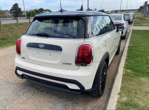 Imagen 10 de 22 de Mini Cooper Cooper Essential 1.5 Manual