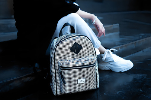 Mochila Urbana Mujer Tachitas Agarrate Catalina Color Blanco
