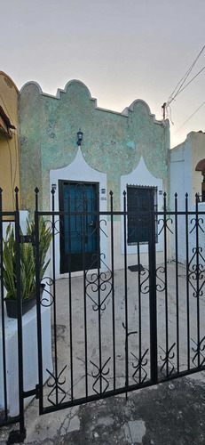 Casa En Venta Totalmente Amueblada En Avenida Itzaes, Merida.
