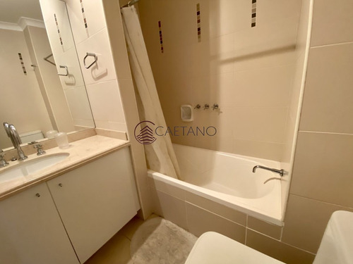 Imagen 15 de 19 de Hermoso Apto. Con Vista Al Mar En Edificio Con Servicios! - Punta Del Este Brava