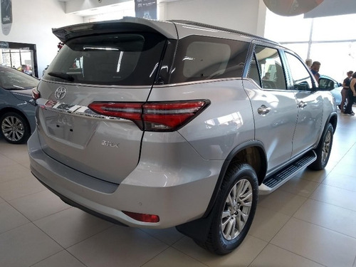 Imagem 8 de 15 de Toyota Hilux Sw4 Srx 2.8 Tb Diesel 7l 4x4 Aut 2021/ 2021 0km