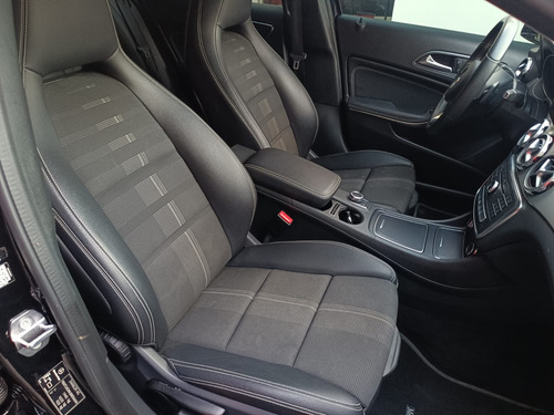 Mercedes-Benz Classe GLA 1.6 Advance Turbo Flex 5p