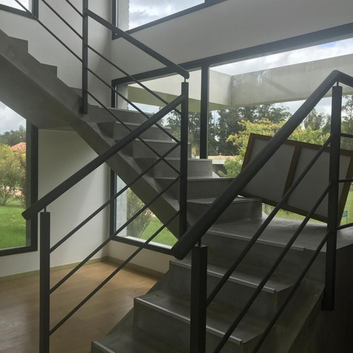 Imagen 16 de 27 de Casa En Venta Ambientes Amplios, 3 Dormitorios + Servicio. 310 M2 + Terreno. Vale La Pena Coordinar Visita!