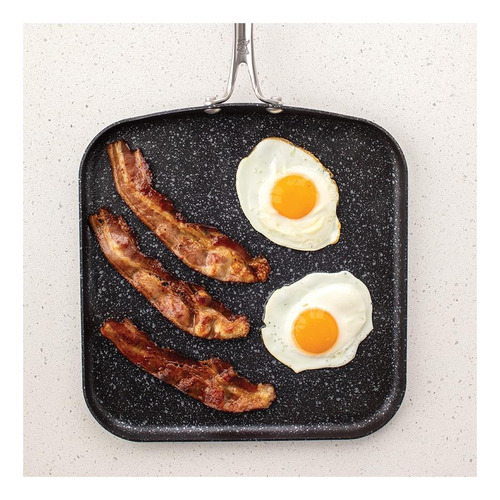 Sartén Nordic Ware 21171AMZM color negro
