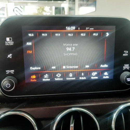 Imagen 9 de 13 de Fiat Fiat Cronos 1.8 Precission 4p