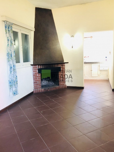 Casa 2 Dormitorios, Con Estufa A Leña.- Ref: 492