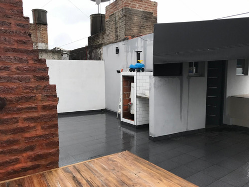 Imagen 4 de 7 de Alquiler - Departamento 2 Amb, Patio Y Parrilla - La Tablada