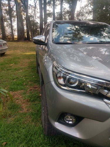 Imagen 4 de 13 de Toyota Hilux 2018 2.8 Cd Srx 177cv 4x2 At