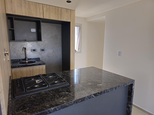Venta De Departamento De 1 Dormitorio A Estrenar En Salta 3550, Rosario Con Amenities