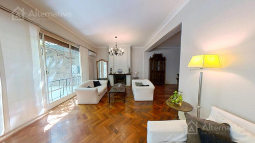 Venta De Departamento En Belgrano R De 5 Ambientes.