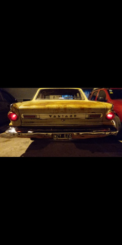 Chrysler Valiant 3