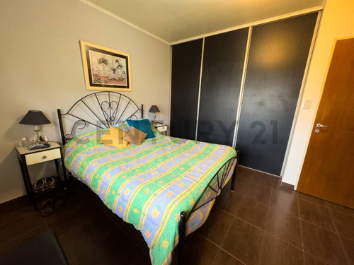 Casa En Venta De 3 Dormitorios Y Cochera. Calle 39 E/ 132 Y 133 - La Plata Vivienda Ubicada A ...