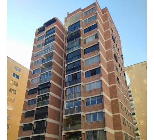 Versátil Apartamento En Venta En Los Palos Grandes 24-18437 Merw