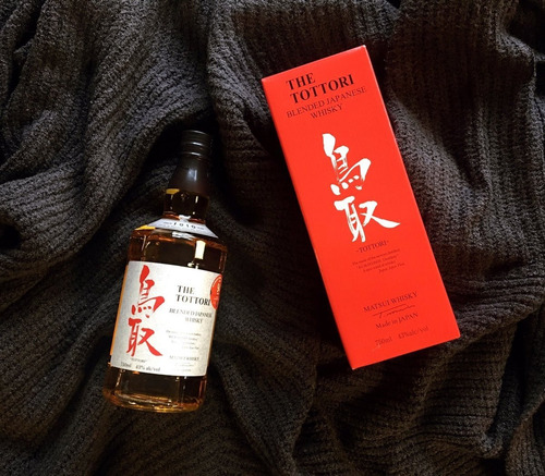Imagen 3 de 10 de Whisky Japones The Tottori Blended 750ml En Estuche
