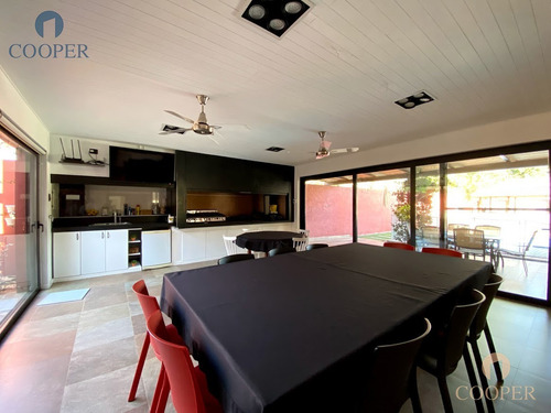 Imagen 7 de 30 de Casa De Categoría En Venta, Villa Belgrano, Córdoba. 4 Dormitorios