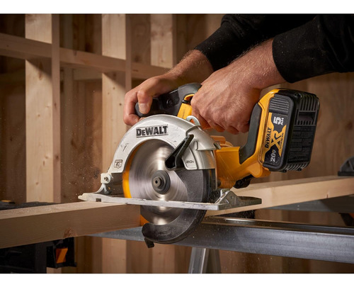 Sierra Circular Dewalt, 6-1/2'', C/ Cargador Y Bateria