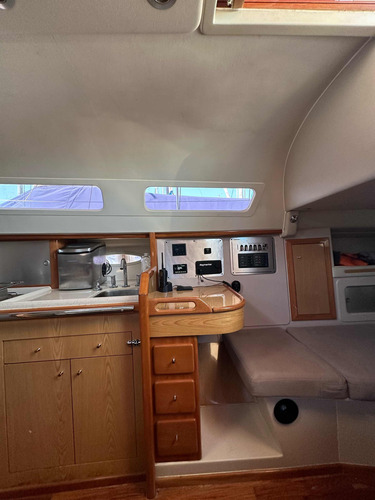 Velero Vip 30 Legas