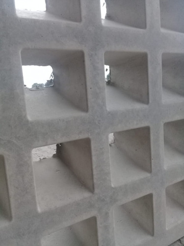 Cobogó / Elemento Vazado - Modelo Anti Chuva - 39x39x07 Cm